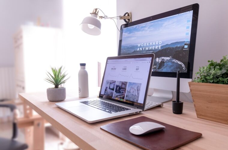 Photo Compact desk